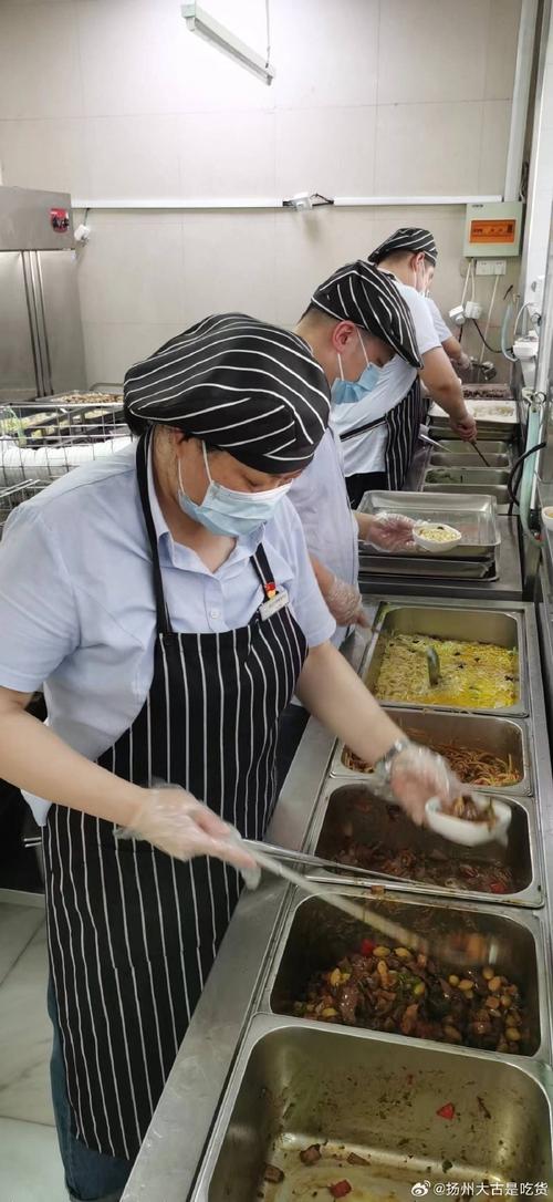 政府大院里的家宴##扬州市政府食堂6年花式宠客
